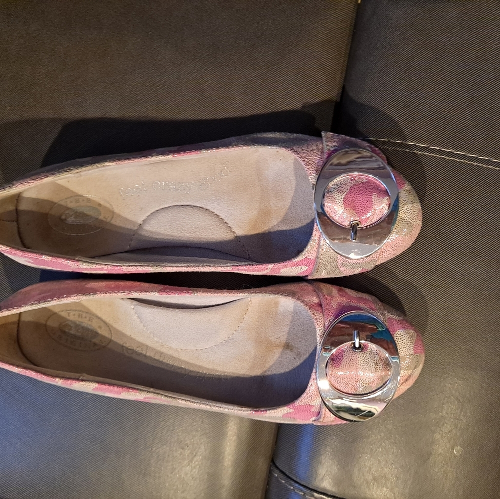 Shoes - Picture 2 of 2